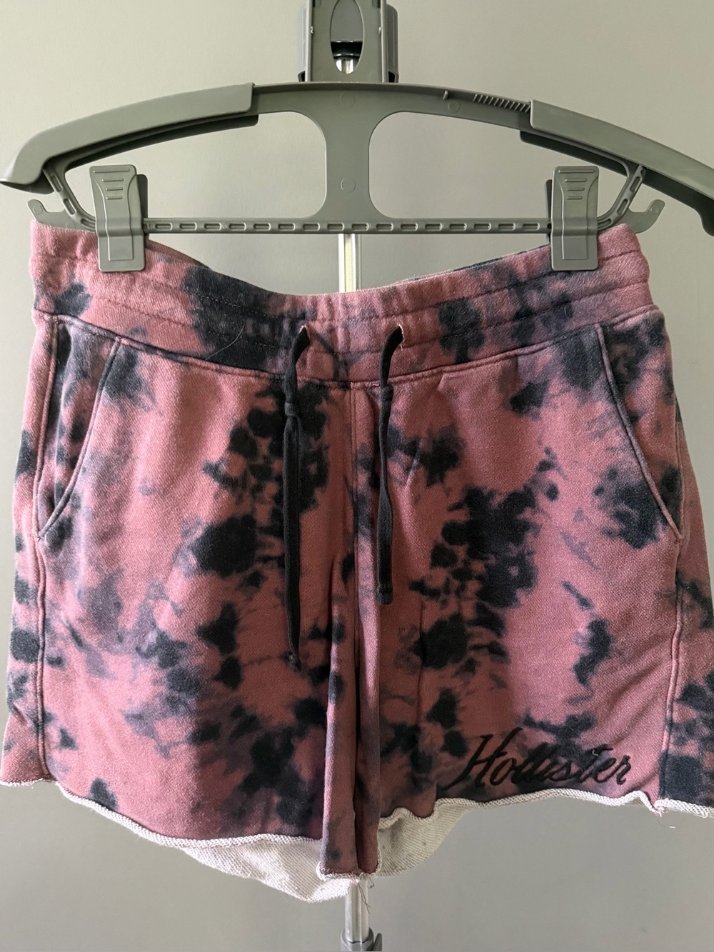 Hollister Must-Have Raw hem Tie dye Shorts